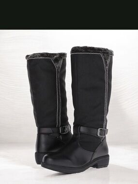 Tundra Boots •Mai • Women’s size 7